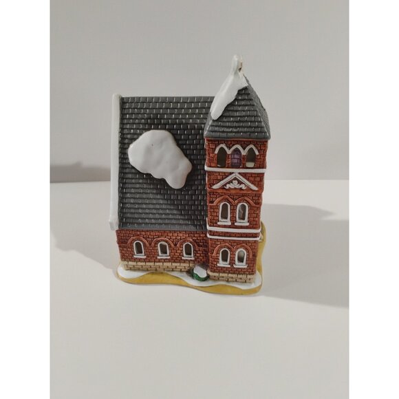 Church on Main Street from the Lefton Colonial Village collection, Antique Model - Picture 10 of 16
